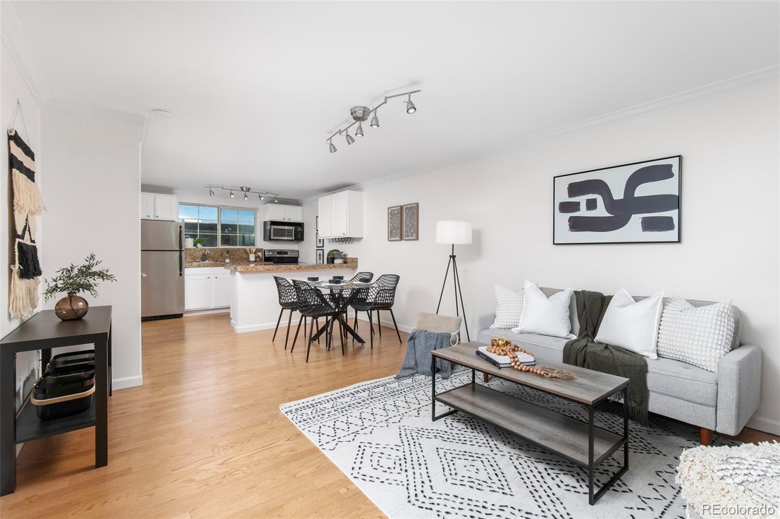 30 N Emerson Street Unit: 302