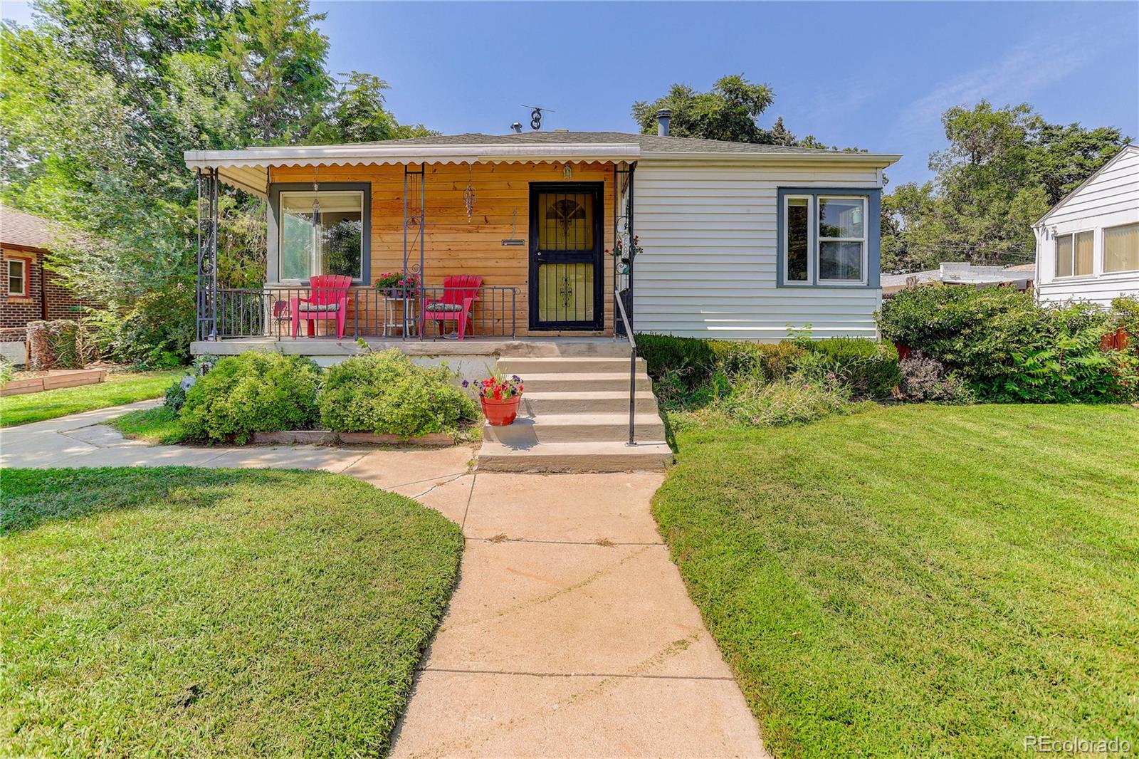 4737 Beach Court