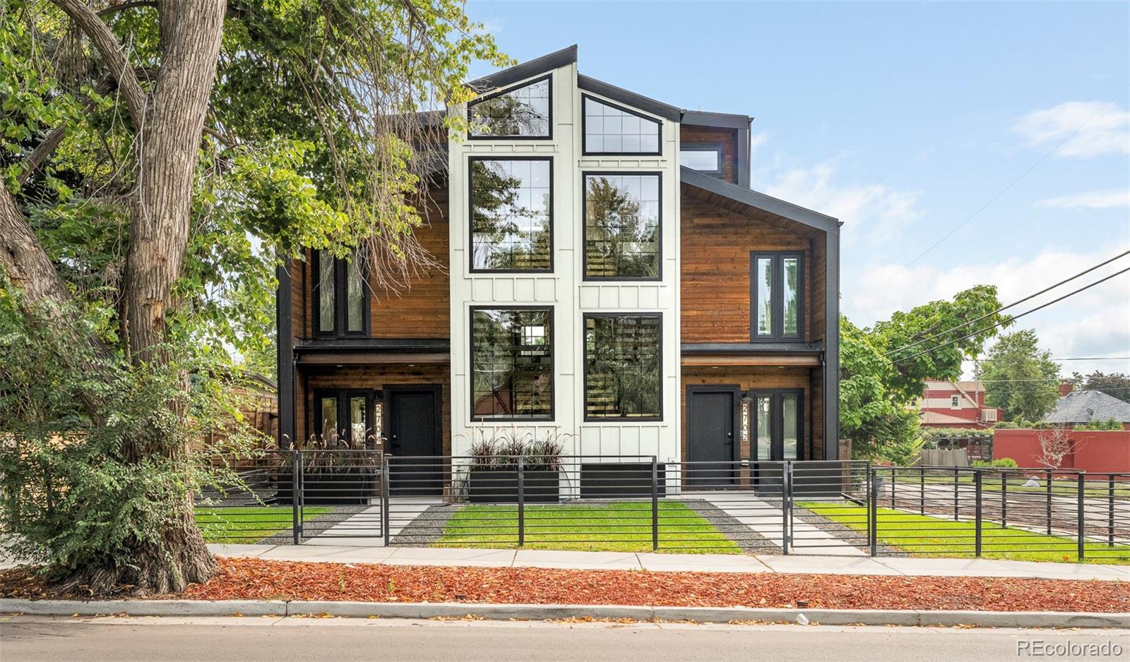 2704 Lowell Boulevard