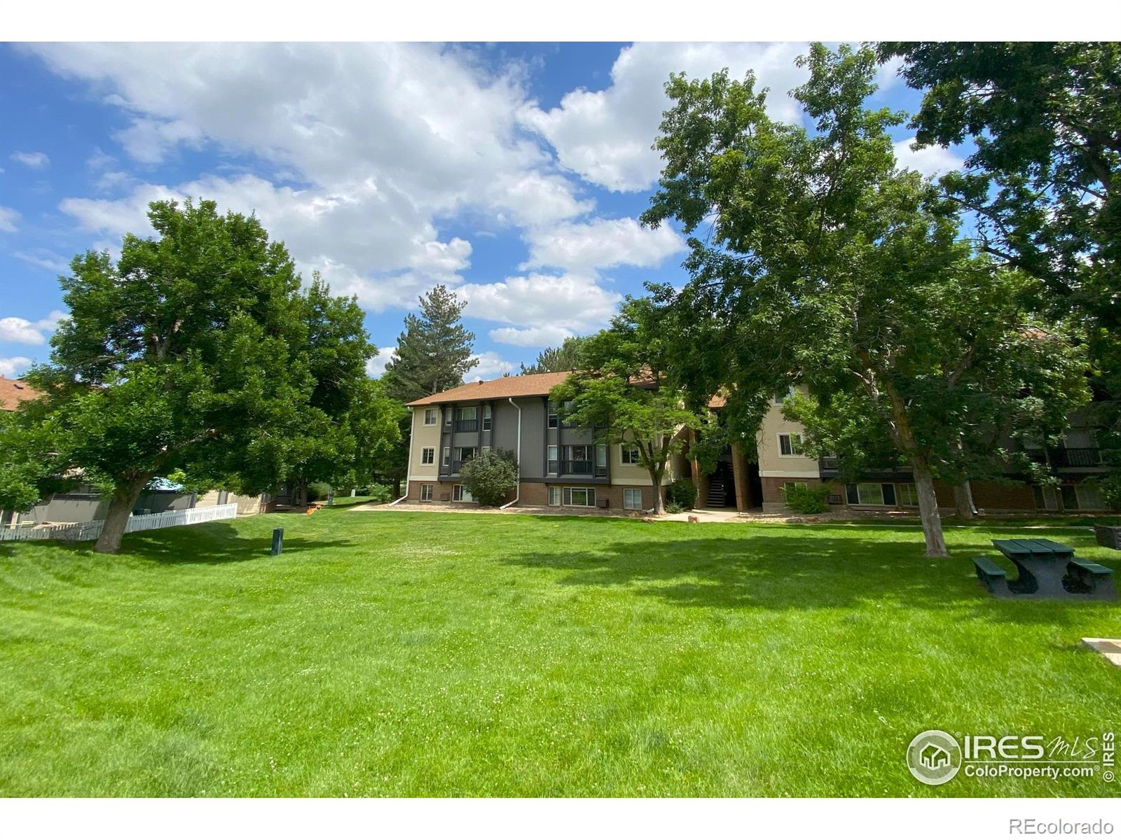 860 W Moorhead Circle Unit: i