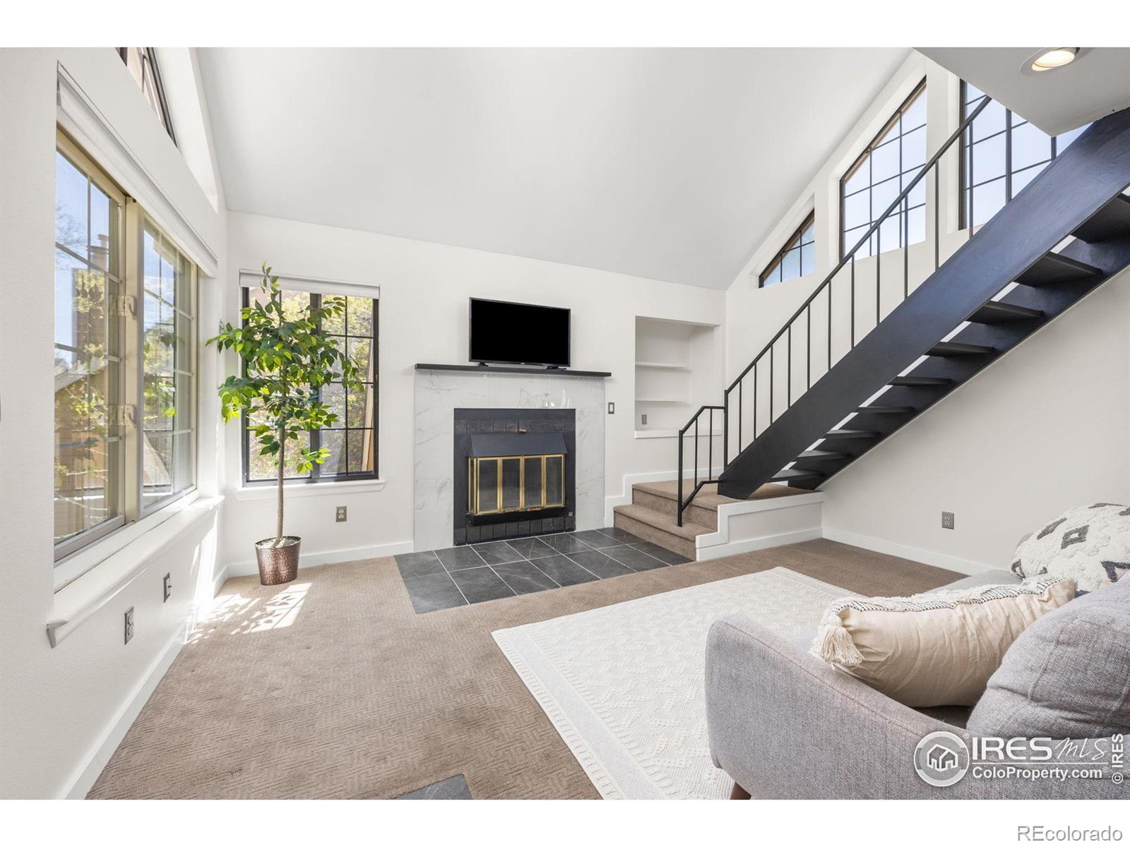 5904 Gunbarrel Avenue Unit: B