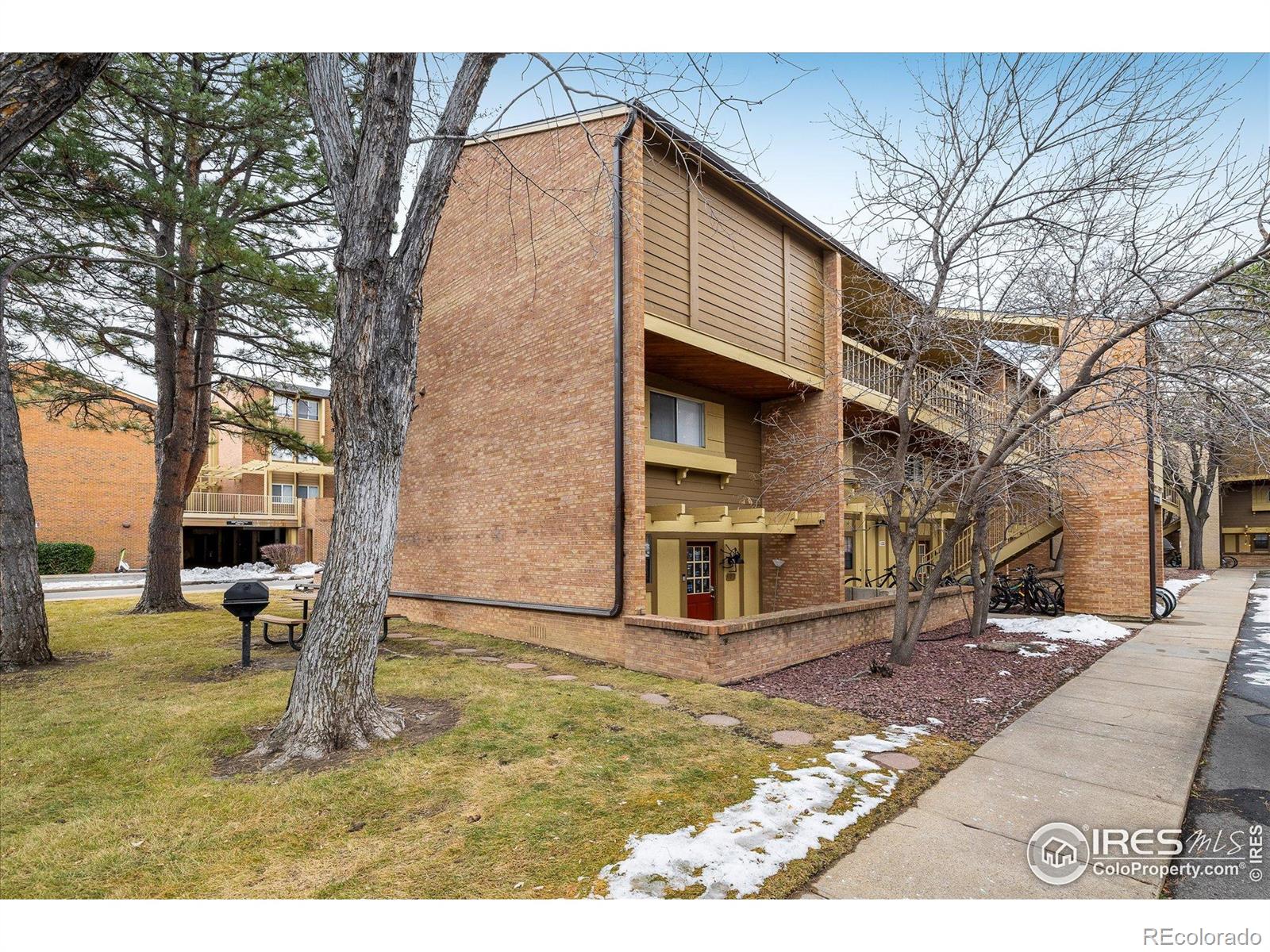 3000 Colorado Avenue Unit: 122