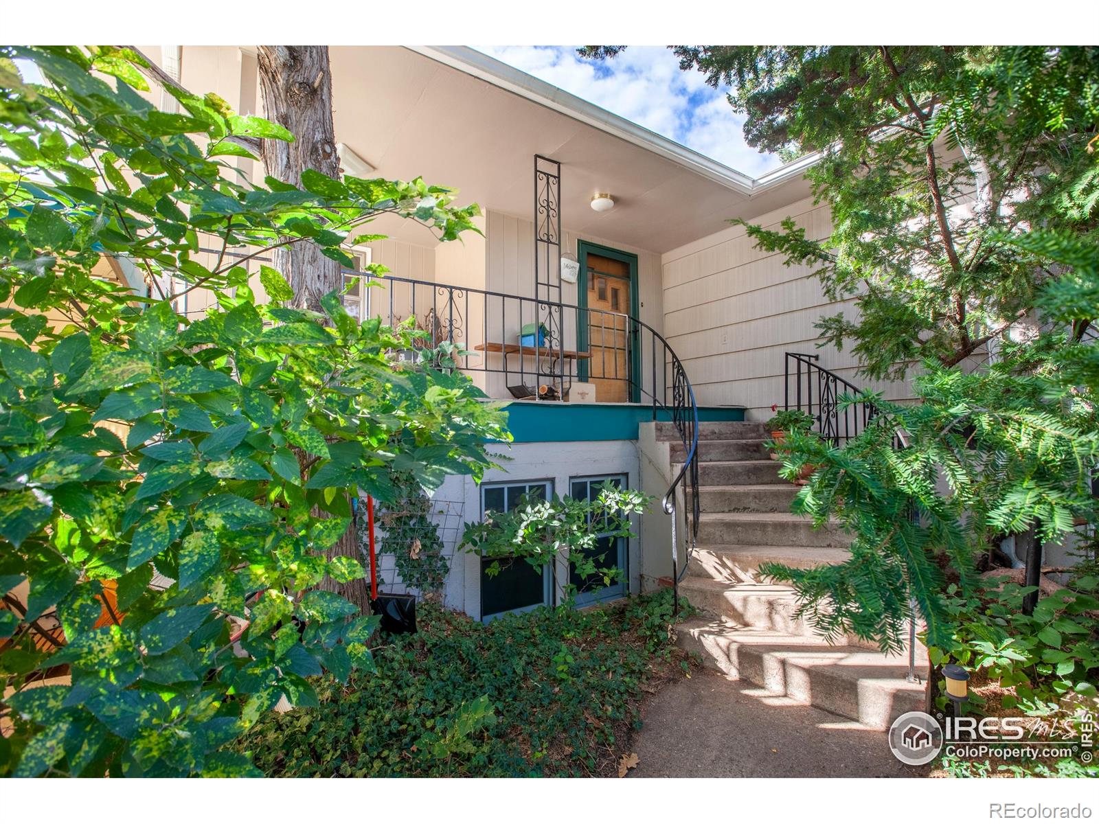 610 University Avenue