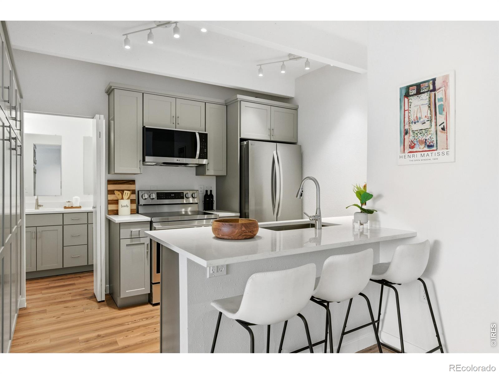 551 N Pearl Street Unit: 303