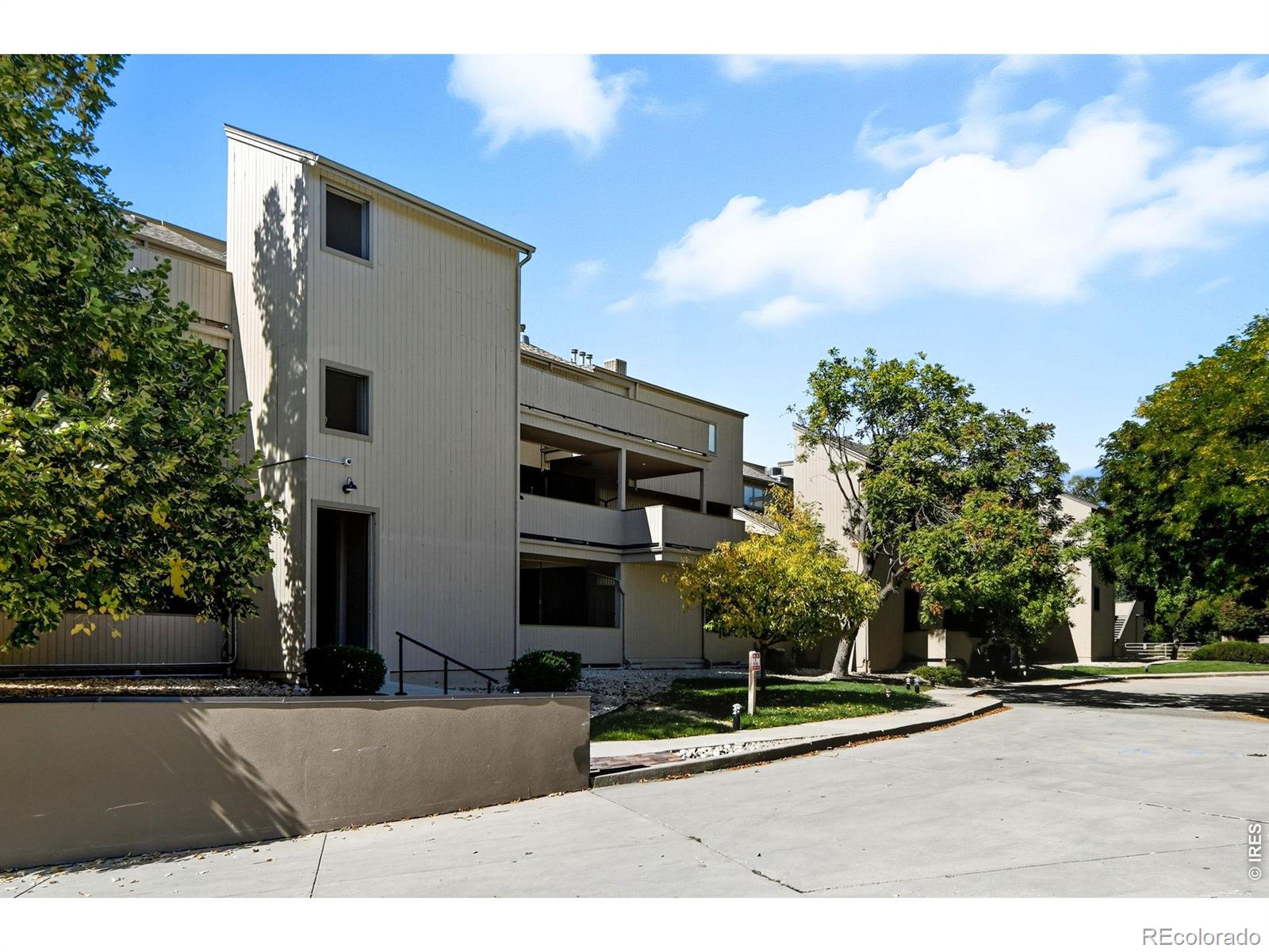 2938 Kalmia Avenue Unit: 17
