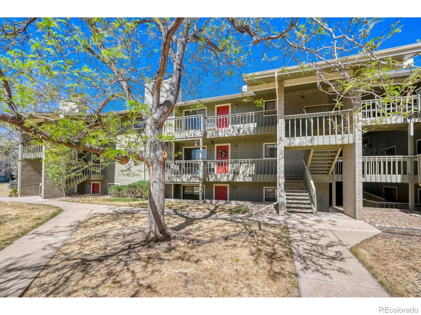 695 Manhattan Drive Unit: 14