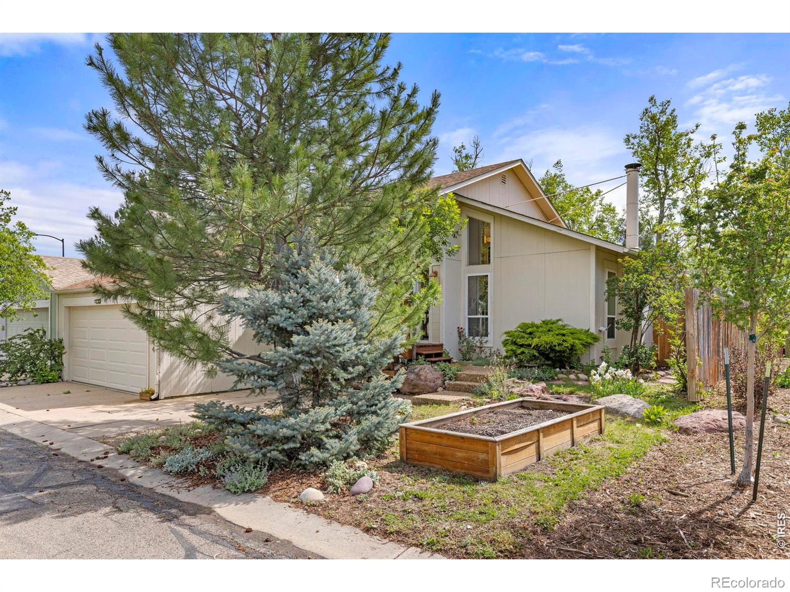 4844 W Moorhead Circle