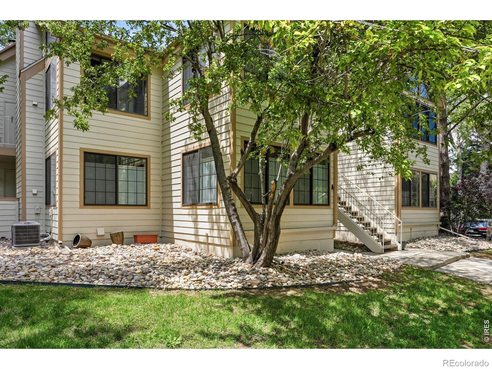 4827 White Rock 6-A Circle Unit: A