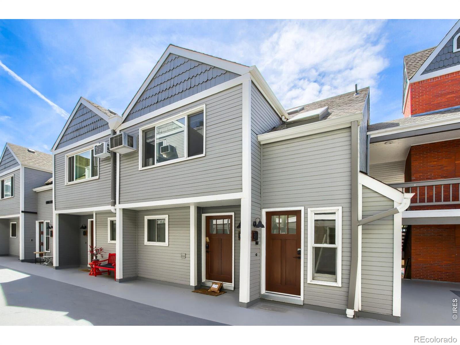 2201 Pearl Street Unit: 210