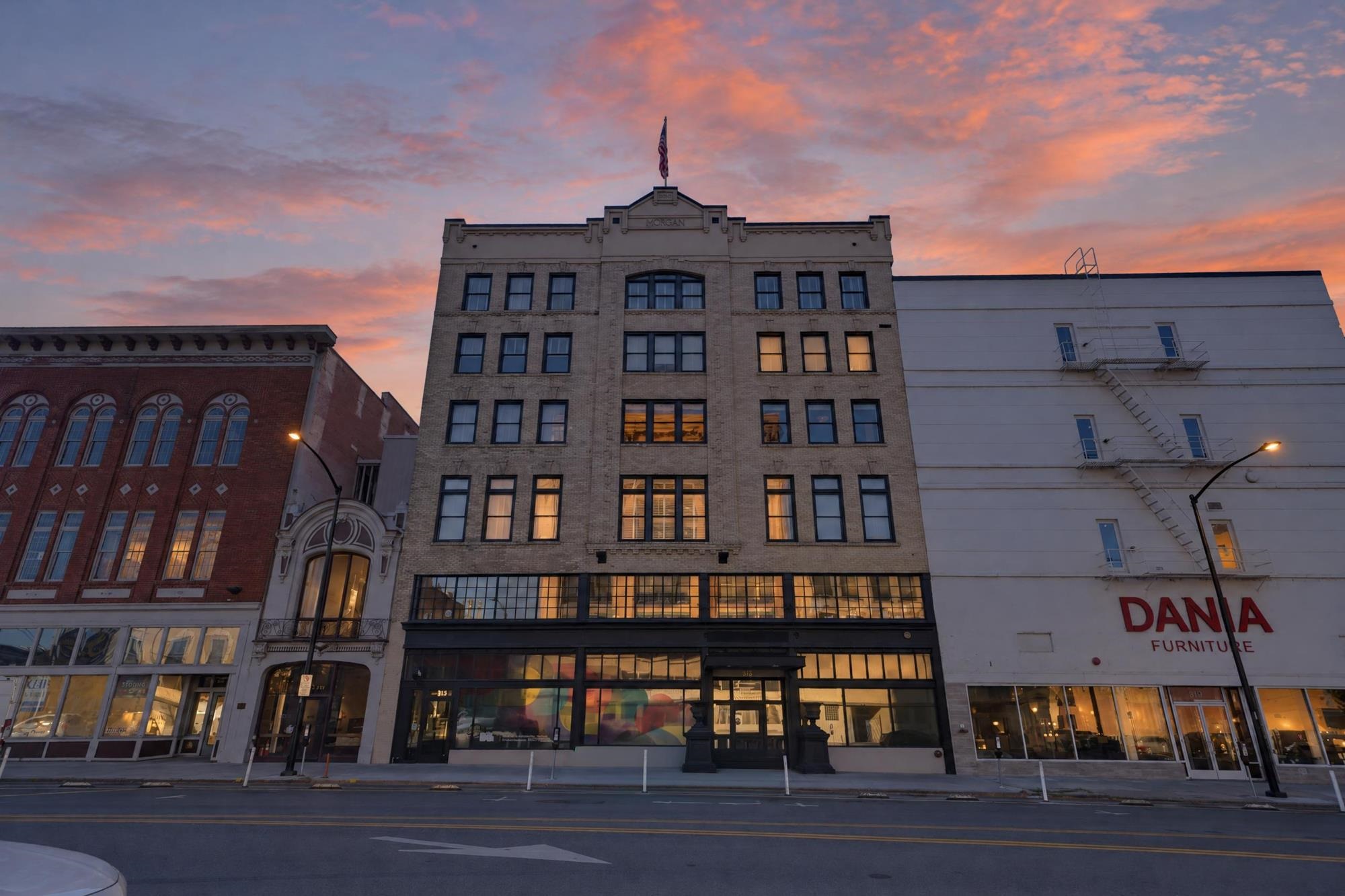 315 W Riverside Ave